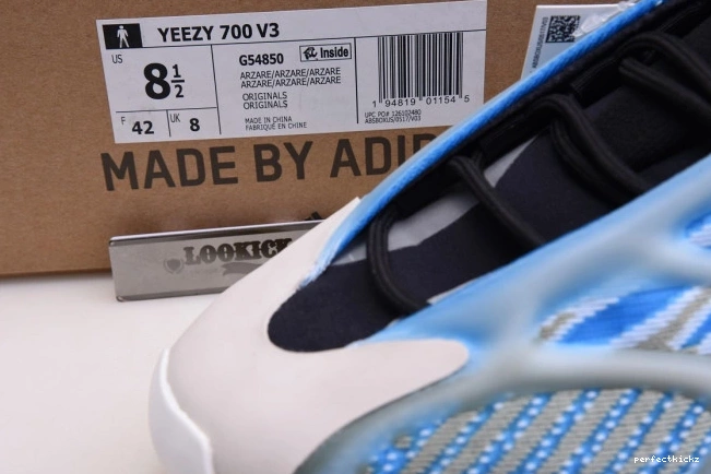 YEEZY GLOW 700 ADIDAS DARK IN THE V3 G54850 0818